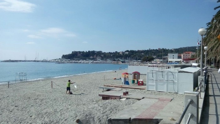 Varazze, il Comune punta alla gestione congiunta della spiaggia libera attrezzata "Ponente Teiro" e della "Biamonti"