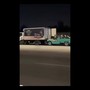 'Fast & Furious' su un'autostrada egiziana, derubano un camion dal pick up in corsa 'Fast & Furious' su un'autostrada egiziana, derubano un camion dal pick up in corsa