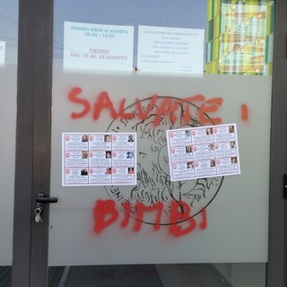 Scritte no-vax contro i medici, l'Udc savonese: "La violenza non è mai metodo per risolvere le controversie"