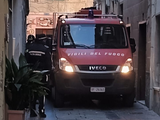 Vigili del fuoco al lavoro in tutto il savonese per i disagi causati dal forte vento Vigili del fuoco al lavoro in tutto il savonese per i disagi causati dal forte vento