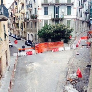 Savona, interventi alla rete fognaria in via Falletti: fine lavori entro novembre