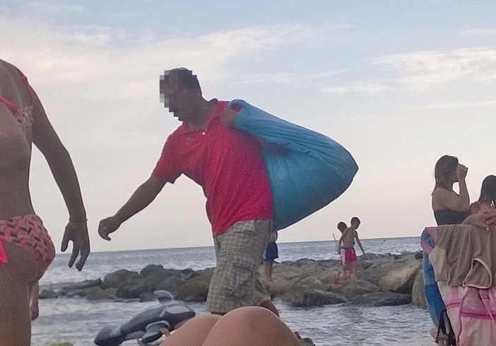 Abusivismo commerciale a Varazze, i dubbi della minoranza "Vola Varazze" Abusivismo commerciale a Varazze, i dubbi della minoranza "Vola Varazze"