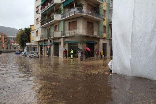 Varazze: alluvione del 4 ottobre, vertice con la Regione al Palasport Varazze: alluvione del 4 ottobre, vertice con la Regione al Palasport