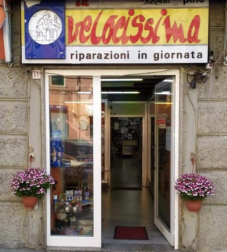 Savona, dopo 62 anni chiuderà la storica "La Velocissima" di via Luigi Corsi