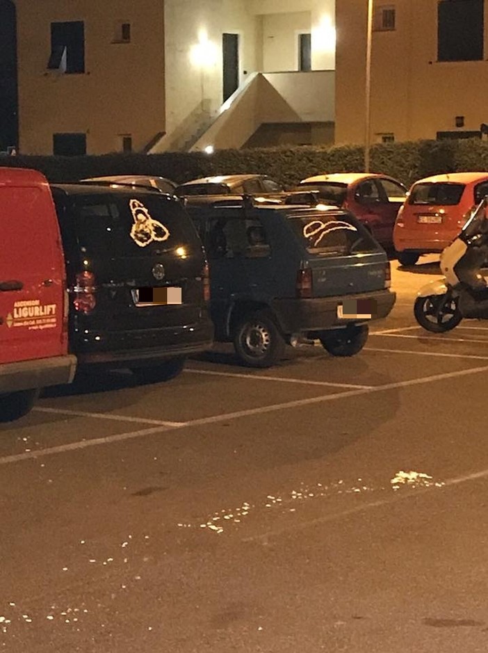 Vandali in azione a Toirano, De Fezza: "Troppi ragazzini maleducati, parlerò con i genitori"