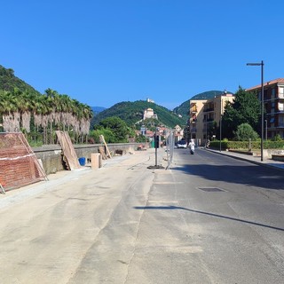 Riqualificazione di via Dante, "Impegno x Finale" boccia la gestione del cantiere: "Da due anni si va avanti senza una visione"