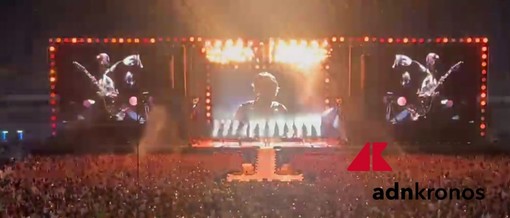 Ligabue infiamma l'Olimpico, in 54mila 'ballano sul mondo'