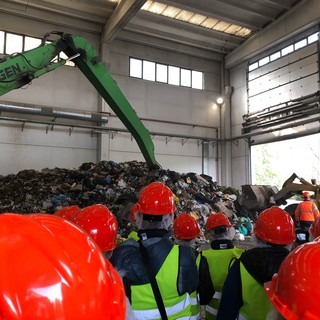 Vado, EcoSavona e Green Up continuano le lezioni alle scuole sull'educazione ambientale Vado, EcoSavona e Green Up continuano le lezioni alle scuole sull'educazione ambientale