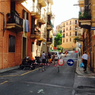 Savona, in via Mignone nuovo cedimento: in corso le consulenze tecniche per accertare le cause del crollo del terrazzo