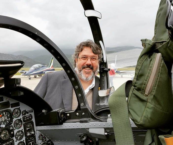 Rilancio dell'aeroporto di Villanova, approvato l'odg del consigliere Vaccarezza Rilancio dell'aeroporto di Villanova, approvato l'odg del consigliere Vaccarezza