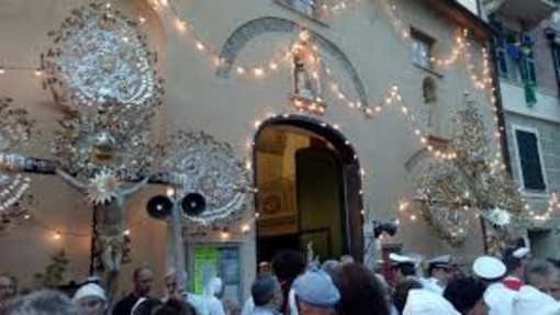 Varazze, dal 16 al 24 Agosto, otto giorni di Festa in omaggio a San Bartolomeo. Varazze, dal 16 al 24 Agosto, otto giorni di Festa in omaggio a San Bartolomeo.