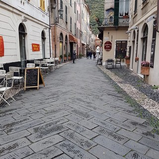La chiusura domenicale dei centri commerciali potrebbe portare a una "rinascita" di Finalborgo? La chiusura domenicale dei centri commerciali potrebbe portare a una "rinascita" di Finalborgo?