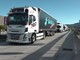 Presidio autotrasportatori al confine fra Abruzzo e Molise: "Per ogni camion 8mila euro al mese di gasolio" Presidio autotrasportatori al confine fra Abruzzo e Molise: "Per ogni camion 8mila euro al mese di gasolio"