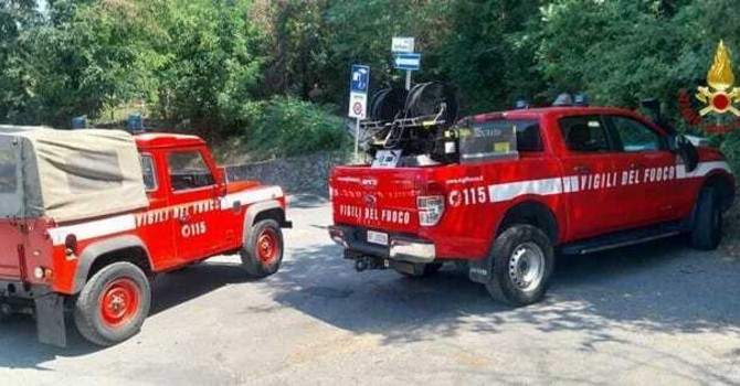 Vado, ancora un incendio a San Genesio: intervento dei vigili del fuoco e della protezione civile Vado, ancora un incendio a San Genesio: intervento dei vigili del fuoco e della protezione civile