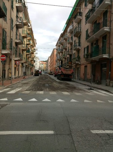 Savona, lavori di asfaltatura a Villapiana. Santi: "Attenzione anche per le periferie" Savona, lavori di asfaltatura a Villapiana. Santi: "Attenzione anche per le periferie"