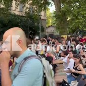 Cinema, piazza San Cosimato a Roma già strapiena per Roberto De Niro