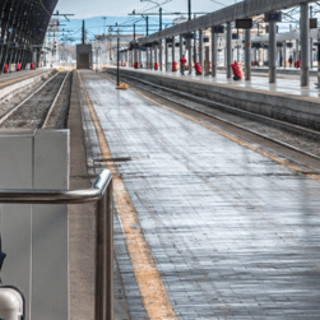 Metteva pietre sui binari, arrestato 20enne nel Bolognese Metteva pietre sui binari, arrestato 20enne nel Bolognese