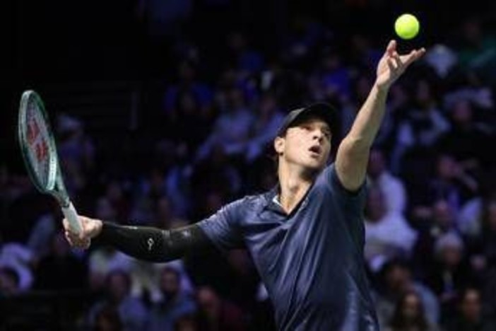 Australian Open, cori, bandiere e... Maradona: è Italia-Argentina sugli spalti per Darderi-Baez