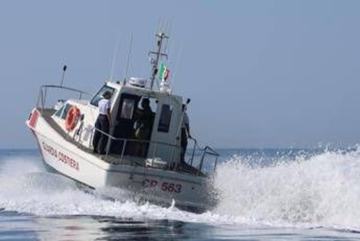 Cattolica, fermato 45enne per tentato omicidio: si era gettato in mare in auto con la moglie Cattolica, fermato 45enne per tentato omicidio: si era gettato in mare in auto con la moglie