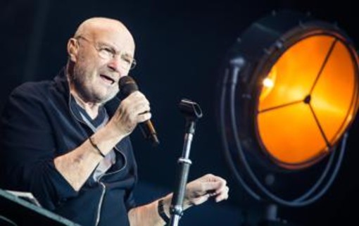 "L'alcol mi ha quasi ucciso". Phil Collins racconta il ricovero e la rinascita "L'alcol mi ha quasi ucciso". Phil Collins racconta il ricovero e la rinascita