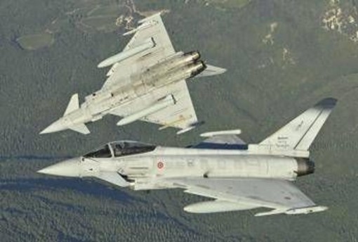 Caccia italiani della Nato abbattono drone in Lituania: era entrato dalla Bielorussia Caccia italiani della Nato abbattono drone in Lituania: era entrato dalla Bielorussia