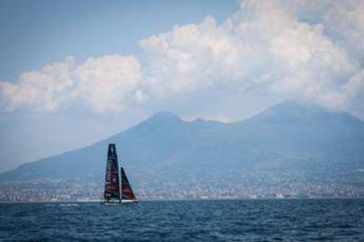 Napoli alza il sipario sull'America's Cup, al via le Regate Preliminari nel Golfo