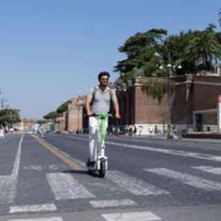 Monopattini, oggi scatta l'assicurazione: ma solo uno su dieci ha la targa