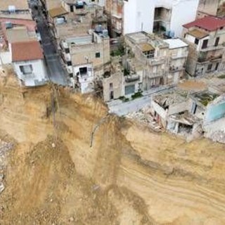 Frana Niscemi, oggi riaprono le scuole. Tajani in Sicilia