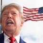 Trump blocca le sanzioni alla Russia, Zelensky accusa: "Nuovo favore a Putin" Trump blocca le sanzioni alla Russia, Zelensky accusa: "Nuovo favore a Putin"