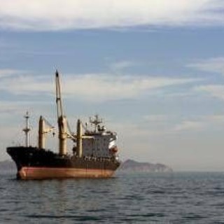 Iran, l'ipotesi di una guerra con gli Usa fa salire il petrolio: arma di rappresaglia per Teheran