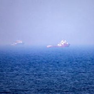 Iran, petroliera colpita in stretto Hormuz. Teheran agli Usa: "Guerrafondai. Nuovi attacchi? Piano di risposta è pronto"