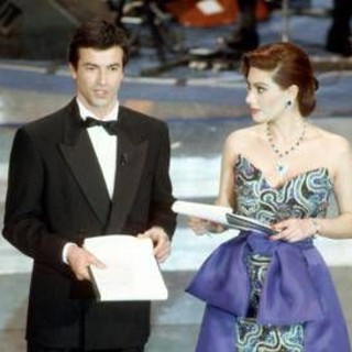 Sanremo e l'attacco all'Iran, quando il festival fa i conti con la guerra: i precedenti