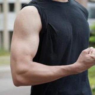 Muscoli forti anche invecchiando? Si può, ecco come avere l'effetto Braccio di ferro