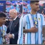 Argentina, Trump lo premia ma Romero... non lo saluta Argentina, Trump lo premia ma Romero... non lo saluta