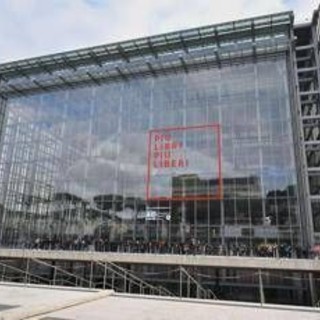 Più libri più liberi, al via la fiera a Roma tra polemiche e file agli stand Più libri più liberi, al via la fiera a Roma tra polemiche e file agli stand