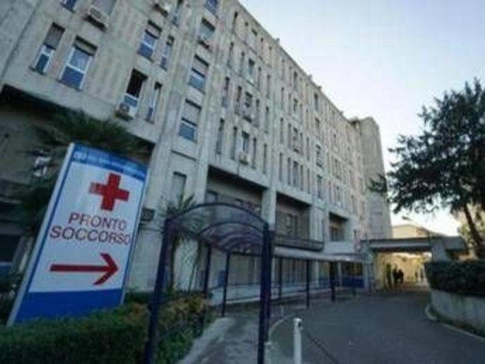 Cede un balcone a Napoli, quattro feriti: due sono ricoverati in codice rosso Cede un balcone a Napoli, quattro feriti: due sono ricoverati in codice rosso