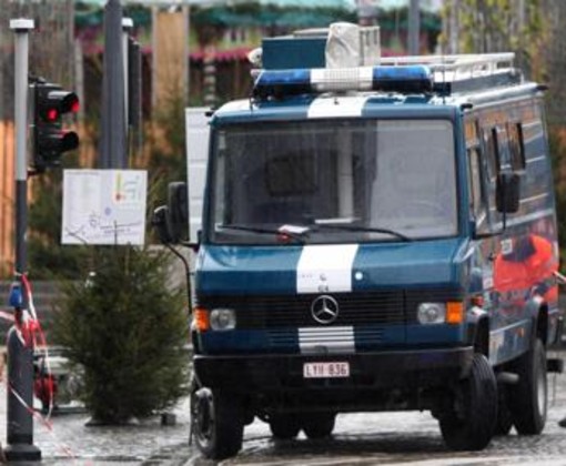 Belgio, incendio in un palazzo ad Anversa: diversi morti e feriti Belgio, incendio in un palazzo ad Anversa: diversi morti e feriti
