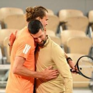 Djokovic, messaggio a Zverev dopo il Roland Garros: "Felice per te, meriti questo successo" Djokovic, messaggio a Zverev dopo il Roland Garros: "Felice per te, meriti questo successo"