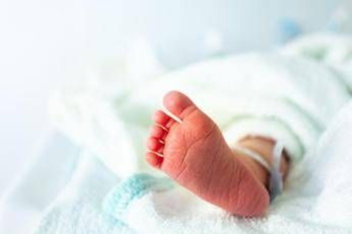 Va in ospedale con forti dolori e due ore dopo diventa mamma: la storia di Anna Wolfe, che non sapeva di essere incinta Va in ospedale con forti dolori e due ore dopo diventa mamma: la storia di Anna Wolfe, che non sapeva di essere incinta