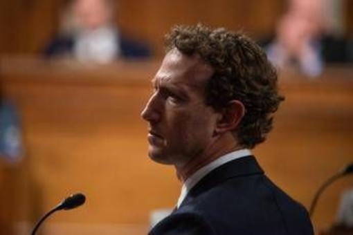 Dipendenza da social nei giovani, Zuckerberg oggi alla sbarra a Los Angeles in processo storico