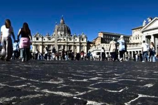 Papa Leone XIV, il fratello: "Annuncio è stato uno choc, anche io sono in cura per tumore" Papa Leone XIV, il fratello: "Annuncio è stato uno choc, anche io sono in cura per tumore"