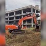A Roma al via le operazioni di demolizione del "palazzo della droga" a Tor Sapienza - IL VIDEO A Roma al via le operazioni di demolizione del "palazzo della droga" a Tor Sapienza - IL VIDEO