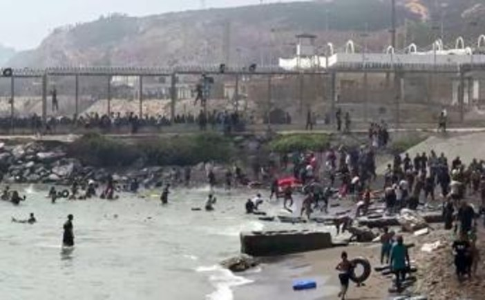Ex ministro Gb: "Errore Spagna con sanatoria sui migranti, Londra sostenga l'Italia su Schengen"