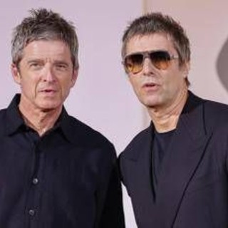 Oasis in tour, la guerra dei biglietti e i messaggi di Liam Gallagher: "Buona fortuna. Siate gentili e non cattivi" Oasis in tour, la guerra dei biglietti e i messaggi di Liam Gallagher: "Buona fortuna. Siate gentili e non cattivi"