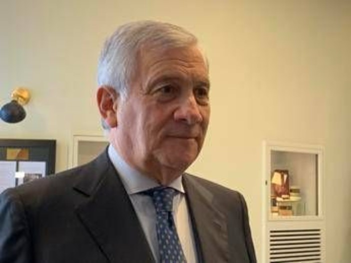 Lieve malore per Tajani, solo uno sbalzo di pressione: il ministro sta bene Lieve malore per Tajani, solo uno sbalzo di pressione: il ministro sta bene