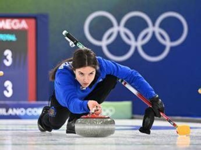 Milano Cortina, le gare di oggi: dal curling al pattinaggio di velocità, orari e dove vedere gli azzurri Milano Cortina, le gare di oggi: dal curling al pattinaggio di velocità, orari e dove vedere gli azzurri