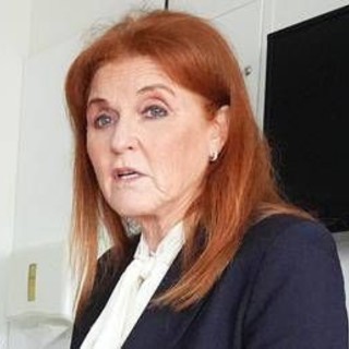 Caso Epstein, chiudono sei aziende collegate a Sarah Ferguson: l'ex moglie di Andrea travolta dello scandalo