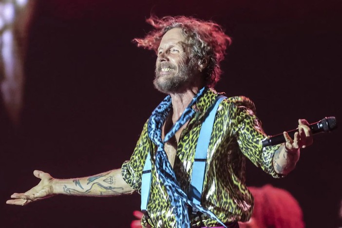 Jovanotti compie 60 anni, per il “ragazzo fortunato” l’età è solo un numero Jovanotti compie 60 anni, per il “ragazzo fortunato” l’età è solo un numero