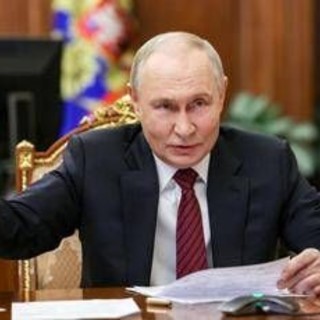 Asset russi congelati, Mosca: "Presto risponderemo a mossa Ue". Salvini: "Bruxelles scherza con il fuoco"