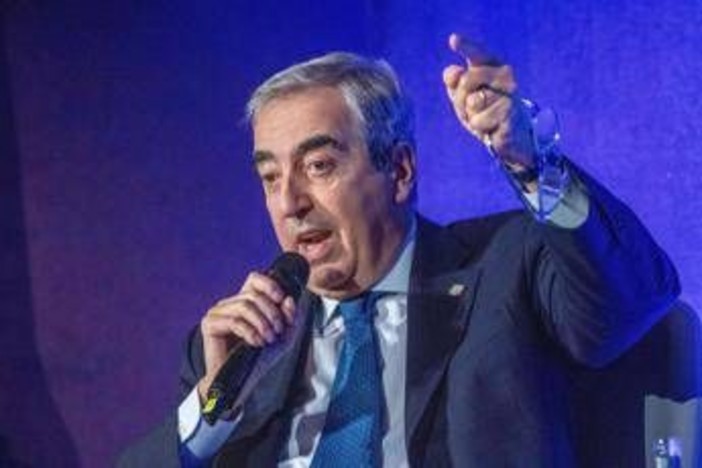 Referendum, l'ironia di Gasparri sui social: "Io sto con Gratteri e Di Matteo, per questo voto sì" Referendum, l'ironia di Gasparri sui social: "Io sto con Gratteri e Di Matteo, per questo voto sì"